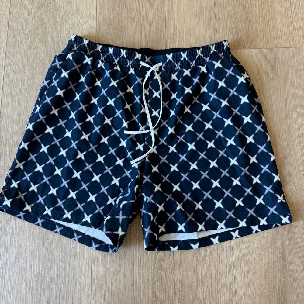 lululemon athletica Men's Black and White swim Shorts